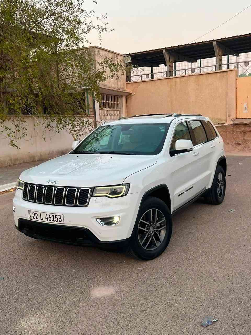 السلام عليكم جيب لاريدو خليجي وكاله هارلم مديل 2018 بيه صبغ قطعتين بدون دواخل طخته سطحيه  كلش بسيطه والباقي كفاله عامه من كلشي مكينه وكير وكسل وحداديه وتبريد مكفولات مكينه وكير بلاديات على وضع شركه مكينه 3600 سياره كلش جديده بل كارتون ماشيه 80 الف وجاهزه من كلشي شرط ترايه زيرو تخم تاير جديد وعليه يدامه من كلشي رقم ربيل بسم شركه تحويل لو وكاله حاضر سنويه 2031 تنتهي موصفات سياره لمتد فول مكاني بصره 
***********
