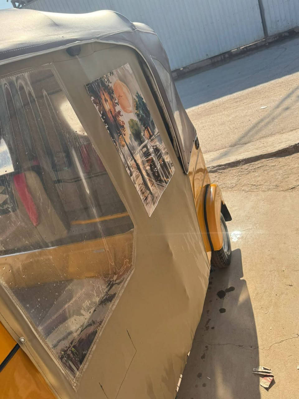 سلام عليكم تكتك موديل 21 تكتك جاهزه بيها دوس معمره ومجفته بوشه وبستم فقط كلجات جديده تخم تاير جديد ودوشمه ومسجل رقم وسنويه بسمي ب 7ونص وبيها مجال العنوان بغداد حي اور سبع قصور - ***********
