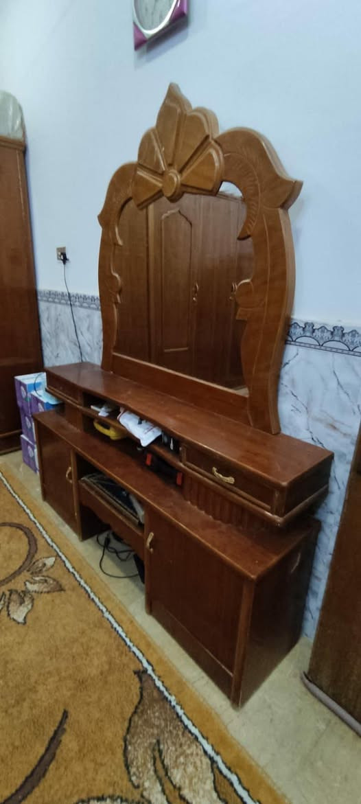 غرفه أخشاب للبيع نضيفه وقويه السعر ٧٠٠ العنوان حي المعلمين القديم شارع المصلحة الرقم /*********** عمارة, ميسان
