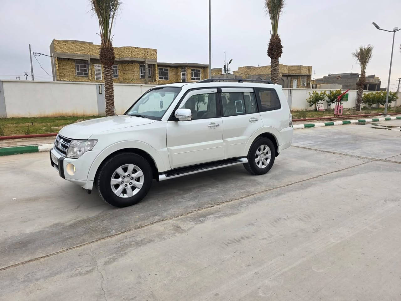 ميتسوبيشي باجيرو 2009 خليجي (الشكل الجديد)
حبتور فول 1/1
فتحه بلقماره
شاشه وكامرا وحساس
كشنات جلد كهربائي
فور ويل
حاكيه
تحكم ستيرن جهتين
مري شفط
اشاير ع المري
تبريد بيانو
7 راكب
3 قطع تبريد
لايت زنون
مكينه وكير وحداديه بحاله ممتازه جدا
رقم بغداد انكليزي باسمي
سنويه وهزه جديده
مشروع وطني
مكفوله بيهه قطعتين صبغ اثر اشخوط

العنوان: واسط 
السعر: 🟧 122   ***********
***********
