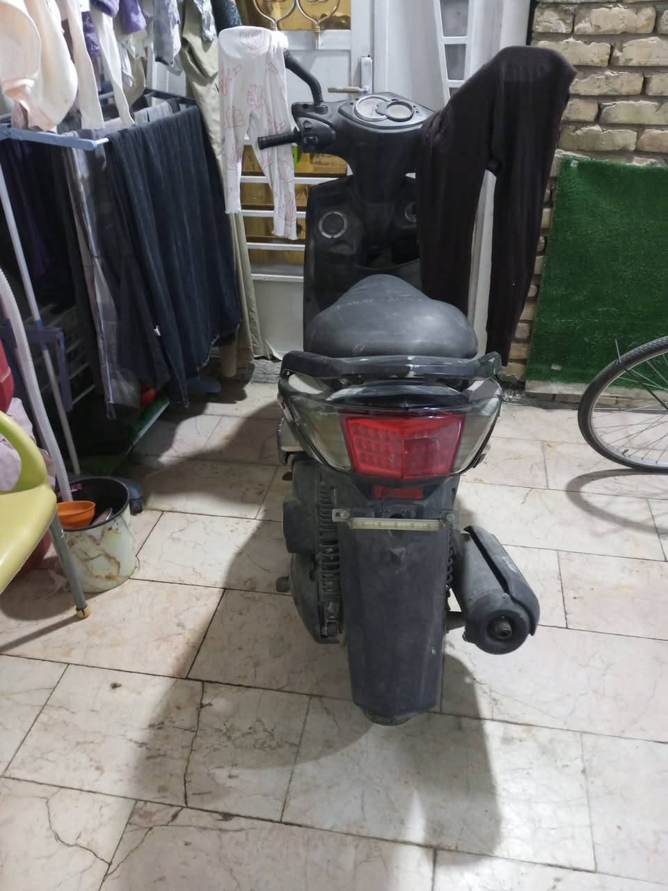 دراجه سكنس موديل 2014 ياباني اصل فحل مفتوح بس قبق ولفات نوزل دراجه نضيفه متروكه عندي بل بيت مامشتغله صارله فتره سعره 600 قفل التواصل ***********
العنوان ناصريه حي الرافدين
