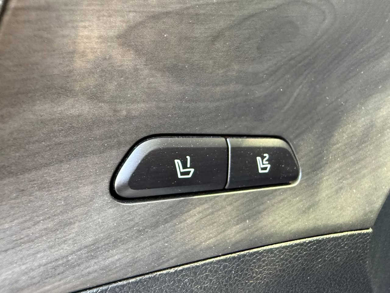 السلام عليكم سبورتج فول اكس ابرو ابرستيج2024
تبديل >جاملغ فقط 
حره بسمي بدون ارقام بيه رقم فحص مؤقت
ماشيه> 8 ميل فقط 
مواصفات >كشنات تتفئه تبريد + كشنات خزن+ 2كشنات كهرباء ⚡️ + شاحن لاسلكيه + نضام ترحيب + تشغيل عن بعد + 5 كامرات+ كامرات محيطيه + بنرامه + حساسات امامي خلفي + صندوك كهرباء ⚡️ + بعد هواي مواصفات ما ذاكرهن >
السعر (190) بيهة مجال قليل
العنوان بغداد الزعفرانيه
الاتصال ***********
