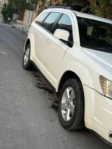 السلام عليكم جورني للبيع موديل 2011 رقم بغداد بأسمي شرط تحويل شواصي مكفوله وارد ضررها جاملغ عكس السايق فقط بدون اي دواخل وبيهه بارد بالجاملغ الخلفه مكينه 3600 
1 بصمه تشغيل وبيبان 
2 شاشه 
3 تحكم ستيرن 
4 زنون 
وباقي المواصفات معروفه السعر 110 وبيهه مجاال قليل 
 
للاتصال ***********   مكاني بغداد الشعب
