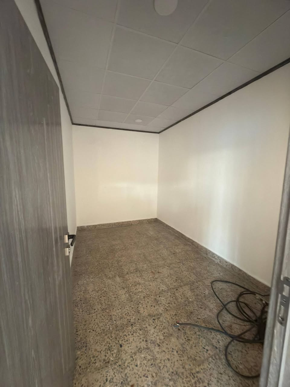 سلام وعليكم شقه اللايجار في حي البكر موقع مميز قرب كنيسة تيتانك المساحه ٣٠٠ مربع تحتوي على ٣ غرف نوم و هول و مطباخ و صحيات للاستفسار عن سعر الاتصال على الرقم ***********
***********
