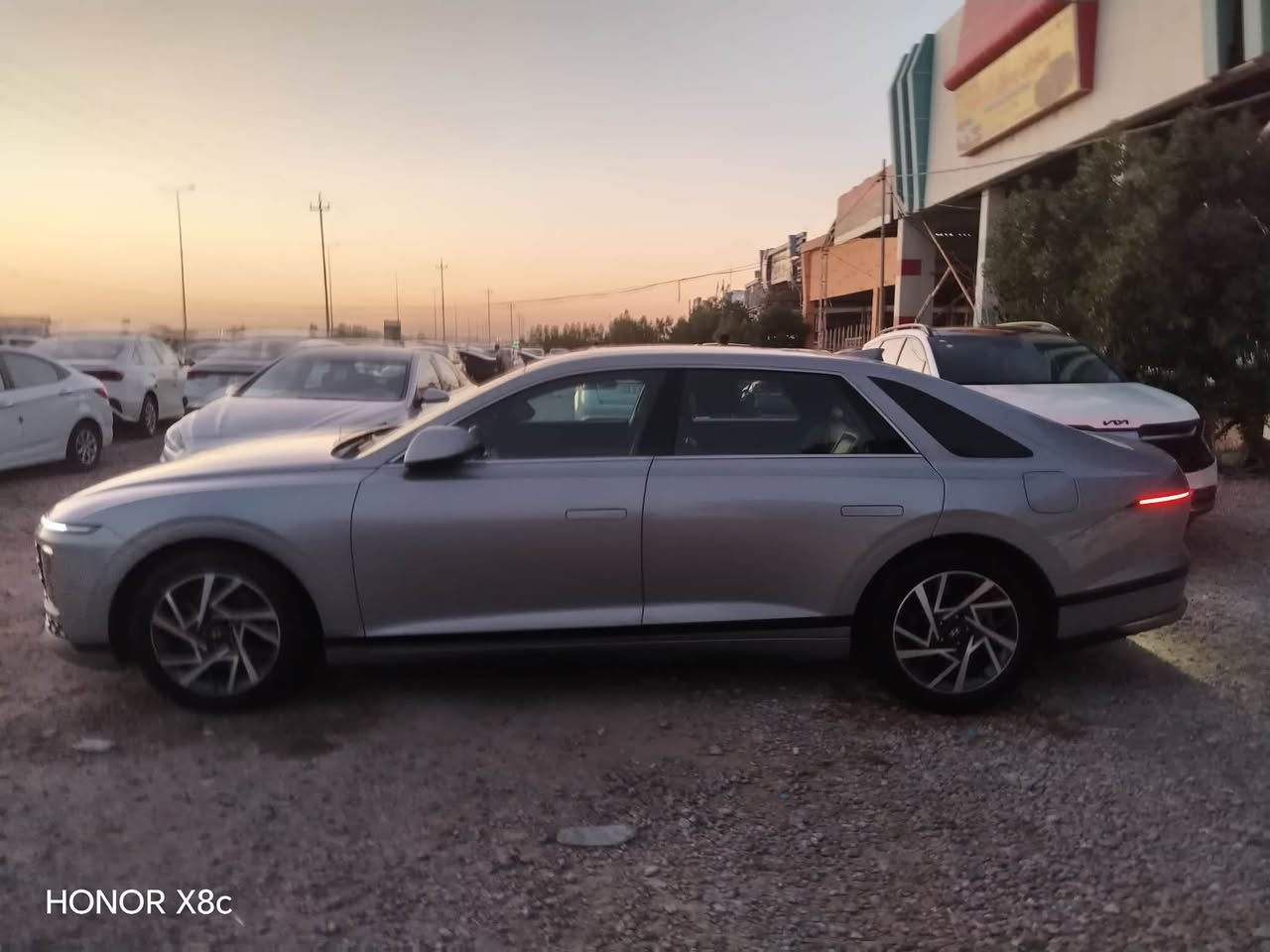 ازيرا 2024كفاله عامه للبيع وارد كوري غاز اصل
المواصفات
بصمه 
تحكمات استيرن 
تدفئه +تبريد كشنات امامي 
تدفئه في كشنات الخلفيه 
مساج في كشن السايق
رادار امامي +خلفي 
رادار جانبي 
حساسات امامي+خلفي
السعر 245 بيه مجال 
للاستفسار ***********
