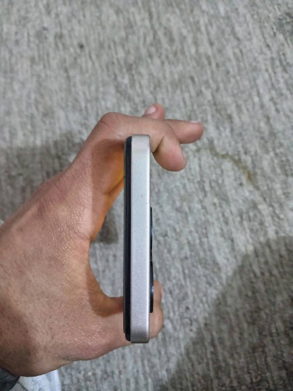  لان محتاج فلوس اريد ابيعه بهيج سعر الله شاهد جهاز يخبل 
أسمه الجهاز Infinix SMART 8 مكفول كفاله عامه 
فقط بي اشخوط بل اطراف الضهر مثل ما اموضح بصوره
ذاكره 128 عشوائيه 8 بطاريه5000الاف شاشه 90 هرتز بصمه جانبيه جهاز سلس وقوي الله شاهد مثل ما اموضح بلصور  مكاني بغداد ابو غريب شراي تعال خاص واني بلخدمه