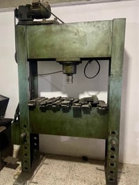 معدات ورشة • مكائن كبيرة • رانية السليمانية