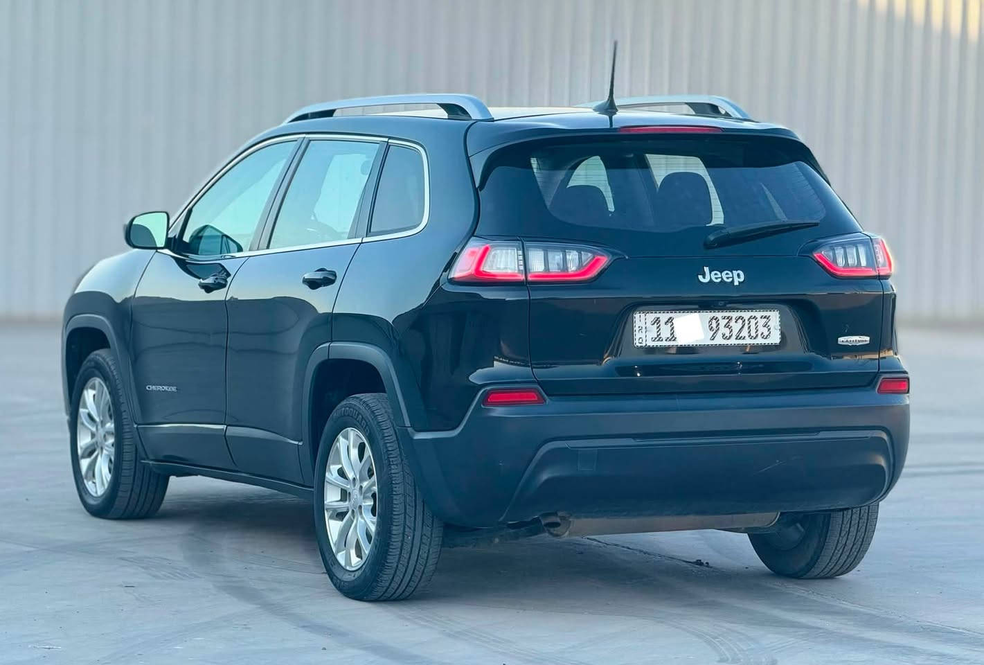 جيب بزون مديل 2019 وارد امريكي حادثها البنيد وباب السايق 4 سلندر رقم بغداد بأسمي نضيفه وجاهزه مابيها اي نقص ماشية 72 الف سعرها 145 وبيها مجال 
للاتصال : ***********
العنوان : بغداد البياع
