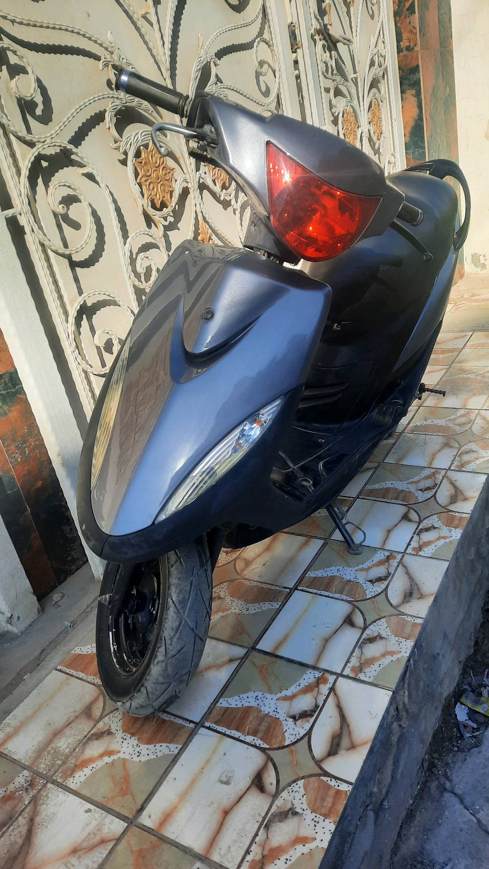 دراجه ماكس عدلة (تجفيت جديد ماصارلة ٣ ايام بوشه ٤٩ + منظف كابريتر و مسوي ادمة على الكلجات + كهربائيات شغالها كلها البكلايت الخلفي و الامامي و الاشاير + دشبول جديد الكيج مال بانزين شغال بس مال السرعه ناقصه بس قمجي + كفرات تجارية ) الدراجه هندر واحد فقط تشغل و تطلع و شادلها سلف و باتري  جدد بس يأخر هاي عيبها بس دراجه عارضها ٣٥٠ وبيها مجال جيب فيتر و تعال مكاني دورة هذه رقمي فقط واتساب ***********