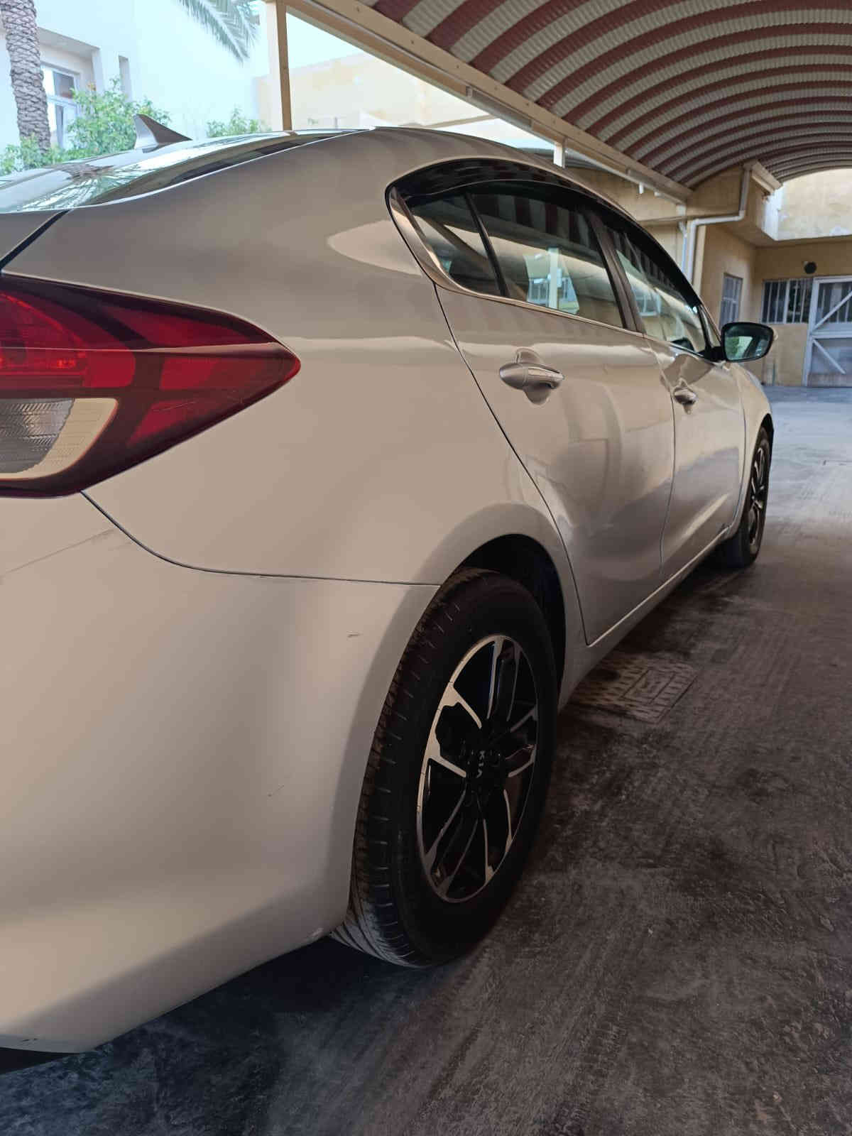 السلام عليكم 
من رخصة مدير الكروب والادمنية المحترمين 
للبيع فورتي وارد امريكا فئة EX جماعة الفورتي يعرفون شنو مواصفاتها ،، ((فول الفول)) ميحتاج اذكر مواصفاتها عدد المسافة 84
حادث امريكا سطحي صبغ بنيد ،جاملغ ،، بالعراق طخه بين باب خلفي وجاملغ صبغ مقدار شبر شغل درجة اولى 
السيارة جاهزة من جميع النواحي تراي زيرو تجي تفحص وتشوف ،،، بدون ايرباك ،، كلها سليمة ،،  بيها كم رصعه مال حالوب ممبينات الحمدلله 
رقم بغداد ،، باسمي تحويل ثاني يوم ان شاء الله 
سعر البيع (130) $ 
للتواصل على الرقم 
***********
