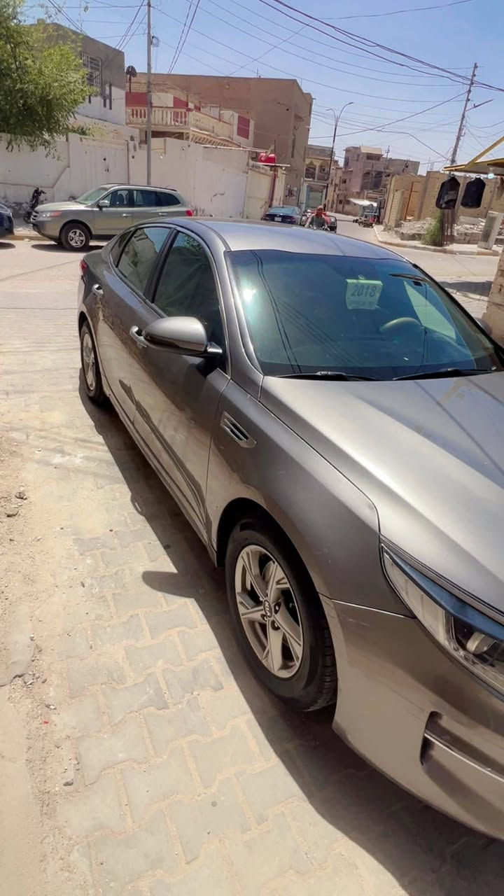 سلام عليكم 
اوبتيما 17 امريكي مكينه 2400
سياره خير من الله ما ناقصها شي جاهزة تبريد شغال 
سياره ضربتها ب امريكا قبق جنطه وبل عراق جاملغ وبنيد 
رقم مثنى مداور ثاني يوم 
مكان سياره: سماوة قضاء الرميثه 
رقم ***********

السعر:110وبيها مجال
