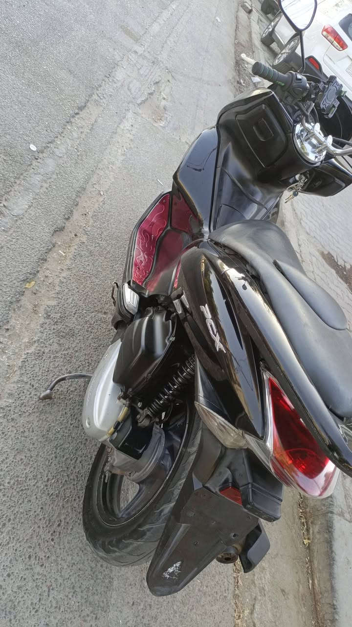 سلام عليكم جيل اول ياباني محرك مكفول شغل واطلع وين متريد *********** السعر 1.400 ..الشعب
