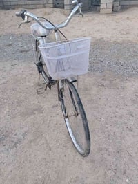 بوسكل للبيع حجم 26كير نضافه فول للاتصال  07872584344