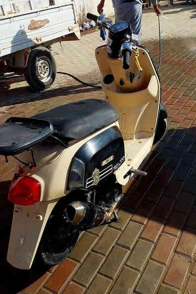 سلام عليكم دراجه للبيع نضيفه كلهه شغاله مفتوحه ابدل بستم ركات ولفات لاستيك ولف عل خاص ممتواجد للاتصال عل رقم***********
