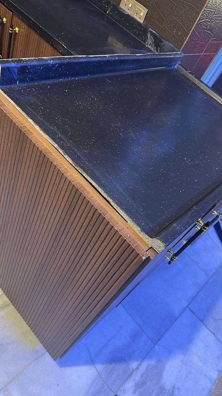 كاونتر  ام دي اف   والابواب  اج  دي اف   ٤  مترات 550  الي  عليها مأشر   تبديل  مرمر لان كاصي اعوج


**إذا كنت صاحب هذا الإعلان وتريد حذفه لأي سبب، رجاءا أرسل رسالة إلى الدعم الفني**