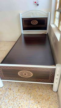سرير • عدد ٢