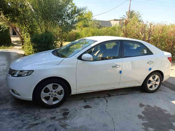 السلام عليكم سيراتو خليجي بيه ٣ قطع  رش فقط بدون دواخل شاصي لغد دواخل مكفوله محرك 1600   بلادي ما مفتوك والكير هم    السيارة كامله كل نقص ما بيهه
ماني بغداد شهداء البياع السعر 100 وبيه مجال قلليل للشراي  ***********     ***********
