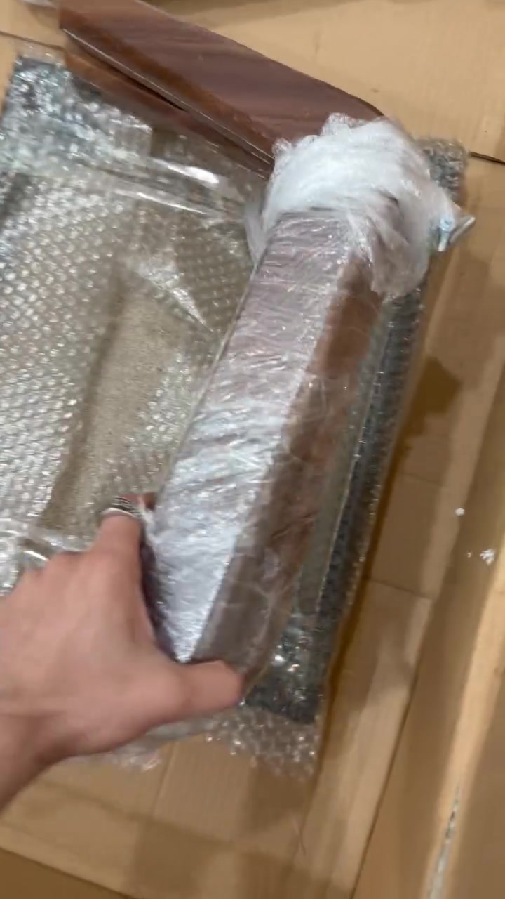 سلام عليكم اخذتهن ب ١٠٠ بعدهم بجيسهن حط سعرك واخذهن وتدلل ***********
