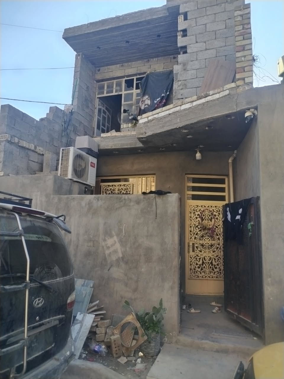 الدار للبيع في زراعي الوليد طابق الول طابوك وثاني بلوك صب مسلح المساحه 70 متر طابو زراعي قرار 25 بي قرار محكمه بسمك شارع تبليط ومجاري السعر 68 وهذه رقمي ***********
