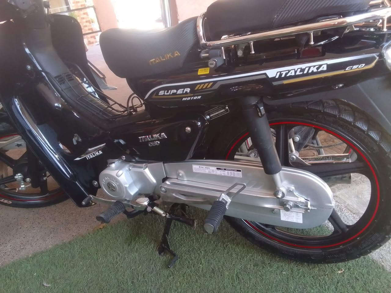 موطور c50 Italika مراكش, المغرب


**إذا كنت صاحب هذا الإعلان وتريد حذفه لأي سبب، رجاءا أرسل رسالة إلى الدعم الفني**