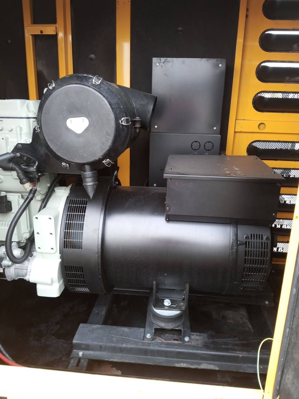 السلام عليكم بيركنز 2200.  
385 كيفي كاتم 90%🔊 2021
الاستفسار عل واتساب
***********📞 ***********
العنوان أربيل اصناعه الجنوبي
