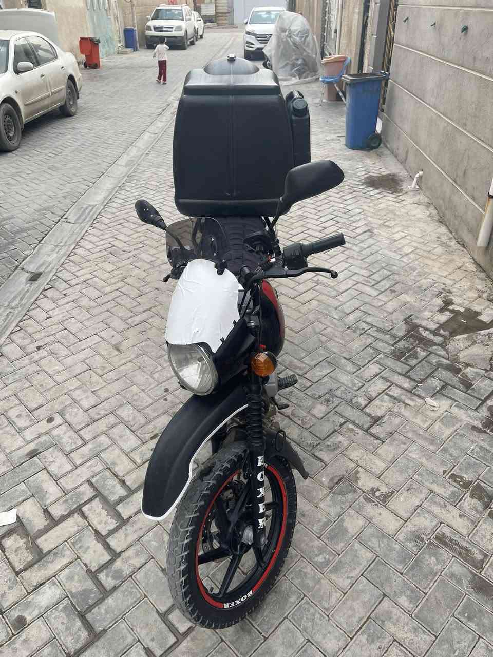 بوكسر مديل 22نازله بل23مرقم رقم بغداد لدراجه لدراجه ما شاء الله شوف عينك اكفلها ما توكفك بشارع لسعر 2400وبيه مجال لرقم(***********)لمكان بغداد زعفرانيه (لدراجه مجفت تجفيت شركها)
