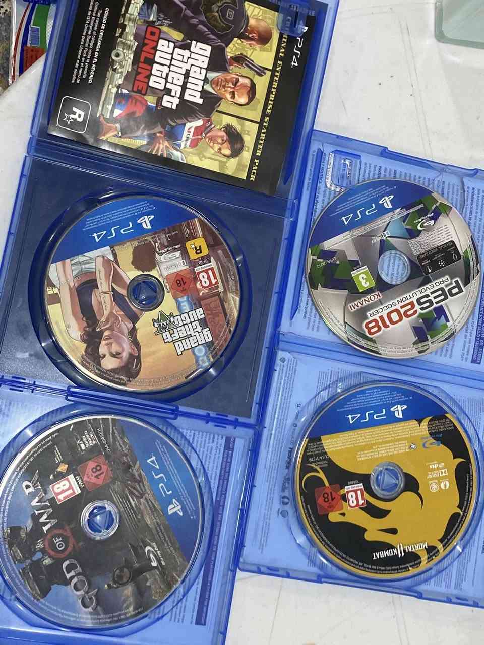 سلام عليكم 
اقراص للبيع 
Gta 
Mortal compat
Pes 2018
God of war 4
الاقراص مكفولة ضمان الفحص 
السعر 35 قفل 
النجف الاشرف 
***********
