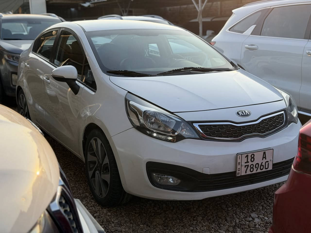 السلام عليكم للبيع كيا ريو موديل 2016 
وارد خليجي استلام الشركة العامه الدولية 
محرك 1600 دوش دبل خطره 
كير 4 نمر A/T
رقم بابل انكليزي بأسمي السياره فول مواصفات الشركة الدولية
داخل جلد لونين
فول تحكم ستيرن
ويل 17 بلادي 
بك لايت لد 
لد نهاري وبيها منظومه زنون 
اشاير مري 
مري شفط 
حساس خلفي 
تخم تاير وتبريد ومكينه وكير كله جاهز 
سياره حلوه وجديده ومال جناي 
ماشيه 148 الف 
بيها نص الجاملغ الامامي صبغ جهة الراكب
وبالدور الخلف السايق لحد قبق البانزين اكو رش بسيط اثر شخط 
باقي السياره كفاله عامه من الفتح والتبديل 
مكاني بابل مركز الحله
معرض الوطن لتجارة السيارات الحديثة
السعر 105$ وبيها مجال بسيط للشراي
للاتصال 
***********
***********
