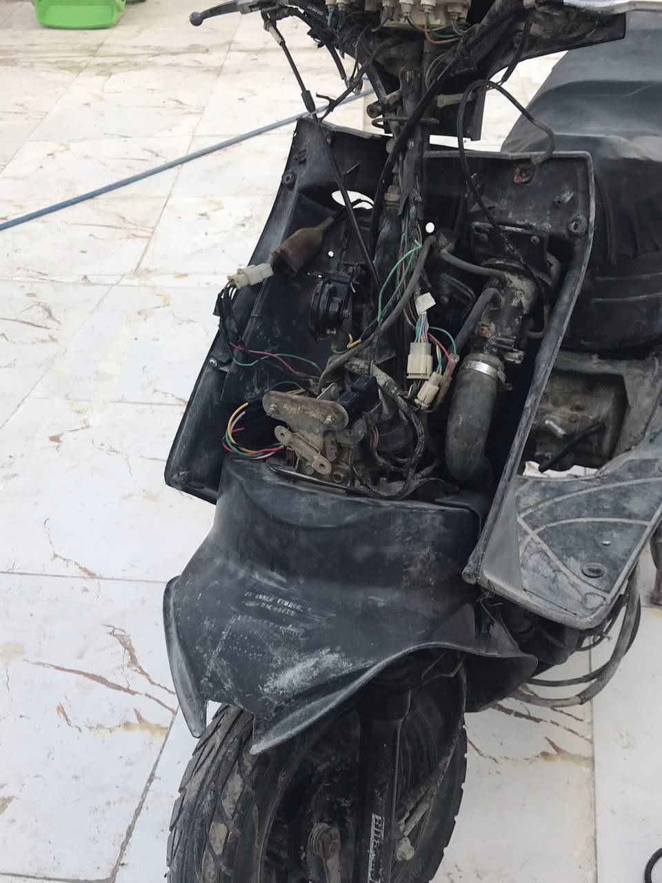 سلام عليكم دراجه كامكو G4 بيه مكينه فراشه دراجه كامله كفراته بس انه مفصخه دراجه صوته ناععمه كهربائيات شغاله هورن والكفرات شدهم يشتغل كزوز جديد باتري جديد سلف تشتغل وهندر مكينه حلوه  نضيفه كفراته كلهن موجودات ما عده الحايه سعر 250 وبيه مجال المكان البصره قضاء الدير رقم ***********
