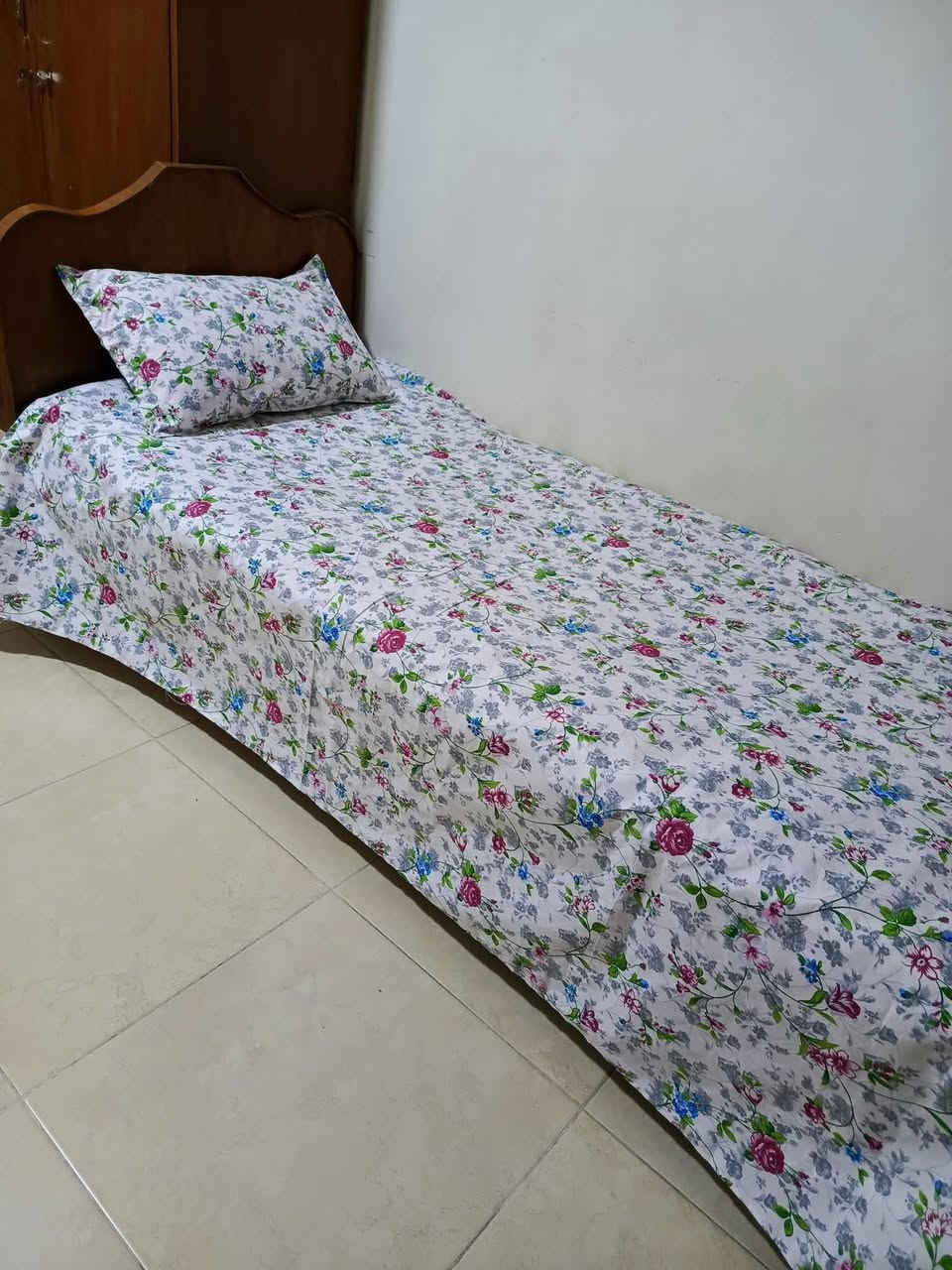 فرشه نفرين حسب طلب الزبونة
الاقماش اماراتي درجه اولى سعر الفرشه
نزله من جهتين ب15 
نزلة من 3 جهات ب18 
فرشه نفر نزله من جهتين ب10
جرجف نفر ب8
توصيل جميع المحافظات


**إذا كنت صاحب هذا الإعلان وتريد حذفه لأي سبب، رجاءا أرسل رسالة إلى الدعم الفني**