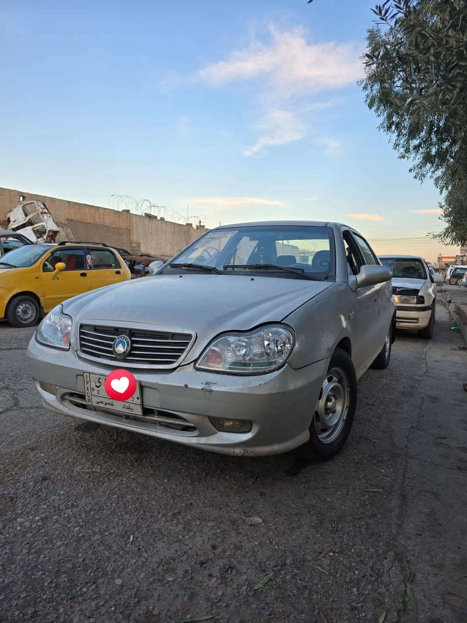 السلام عليكم ورحمة الله وبركاته
#للبيع أو #المراوس/ سي كي موديل 2013 كصة جديدة 

رقم بغداد مشروع موازي مكان السيارة 🚗 #الموصل وصاحبها الشرعي بالموصل حي الوحدة / السياره مكفول من الصبغ فقط شبر بالداير اليسار الخلفي ، 

كابون بانزين بيها + تبريد + شاشة وكامره + كهربأيات كلو شغال +باتري جديد +مكينه وكير علفحص/ السيارة جاهزة وما تصرف عليها كلشي مال جناي ...

#السعر 48 وبيها مجال شي قليل 

التوصل عبر الهاتف  ***********
