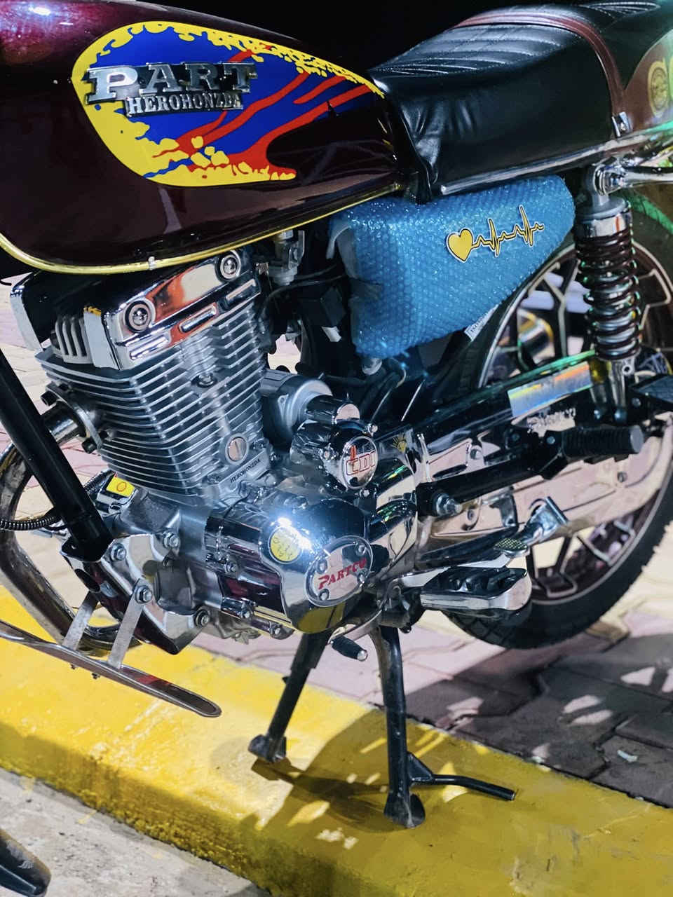 دراجه للبيع بارت محرك 200 موديل 24 اخو الجديد دراجه كلها شرط وضع شركه محرك شرط مامفتوح كهربايات كلها شقاله السعر 750 وبيها مجال المكان كياره للتصال 
***********
