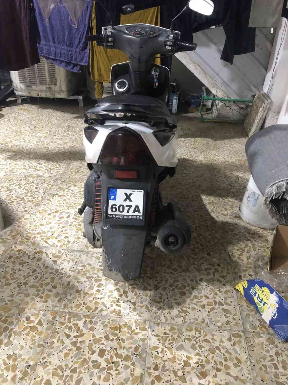 دراجه ثعلب لون ابيض ما مفتوح سعر ٨٠٠مكان بغداد شعب قرب سوق شلال تواصل ***********
