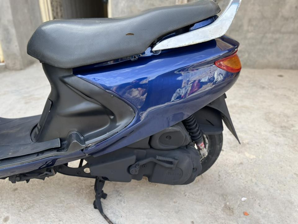 دراجة حلوة وجاهزة كلها شغالة سلف وهندر وكهربائيات
دبلات بريكات بلمكان 
مكينة ناعمة خرسة وصافيه شرط  قطرة دخان ما بيها ولا نضوح دهن 
دراجة حلوه ومال جناي ومناسبه
سعرها 375 قفل  من الاخير
مكانها ديوانية شافعية
***********
