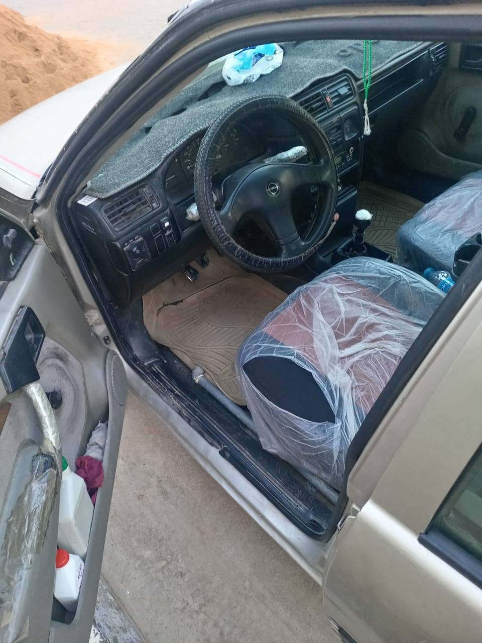 يالله سلام عليكم للبيع فكتره موديل 91 سنويه 2030 بسمي تحويل مباشر تخم تاير صدر جديد اترايك للبصره يساره بعد احلا من صور مكان سياره رمادي اجويبه ***********
