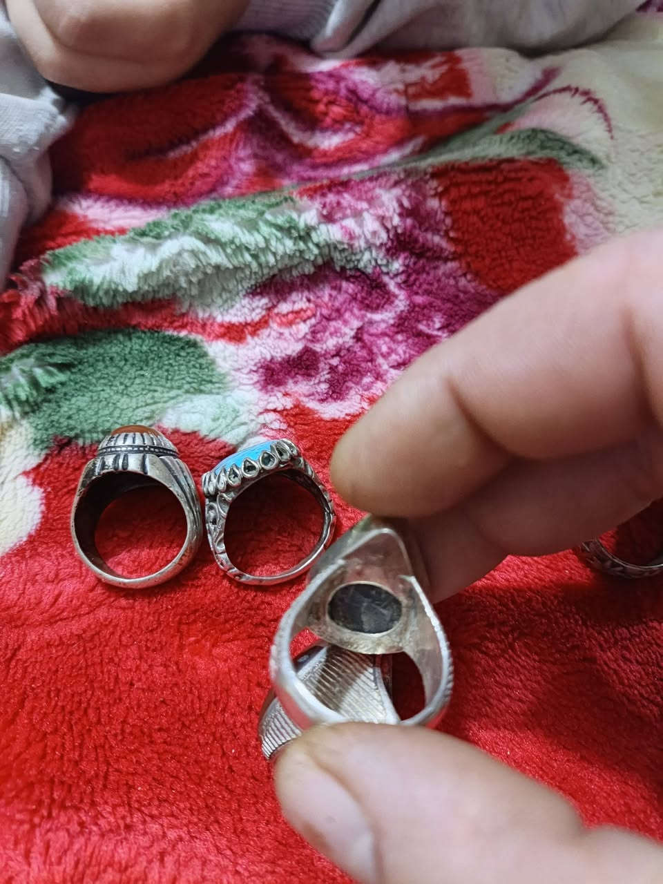 6محابس للبيع ماعرف بيهن والله اعله سعر ابيعهن كلهن فضه مكاني بغداد الحريه


**إذا كنت صاحب هذا الإعلان وتريد حذفه لأي سبب، رجاءا أرسل رسالة إلى الدعم الفني**