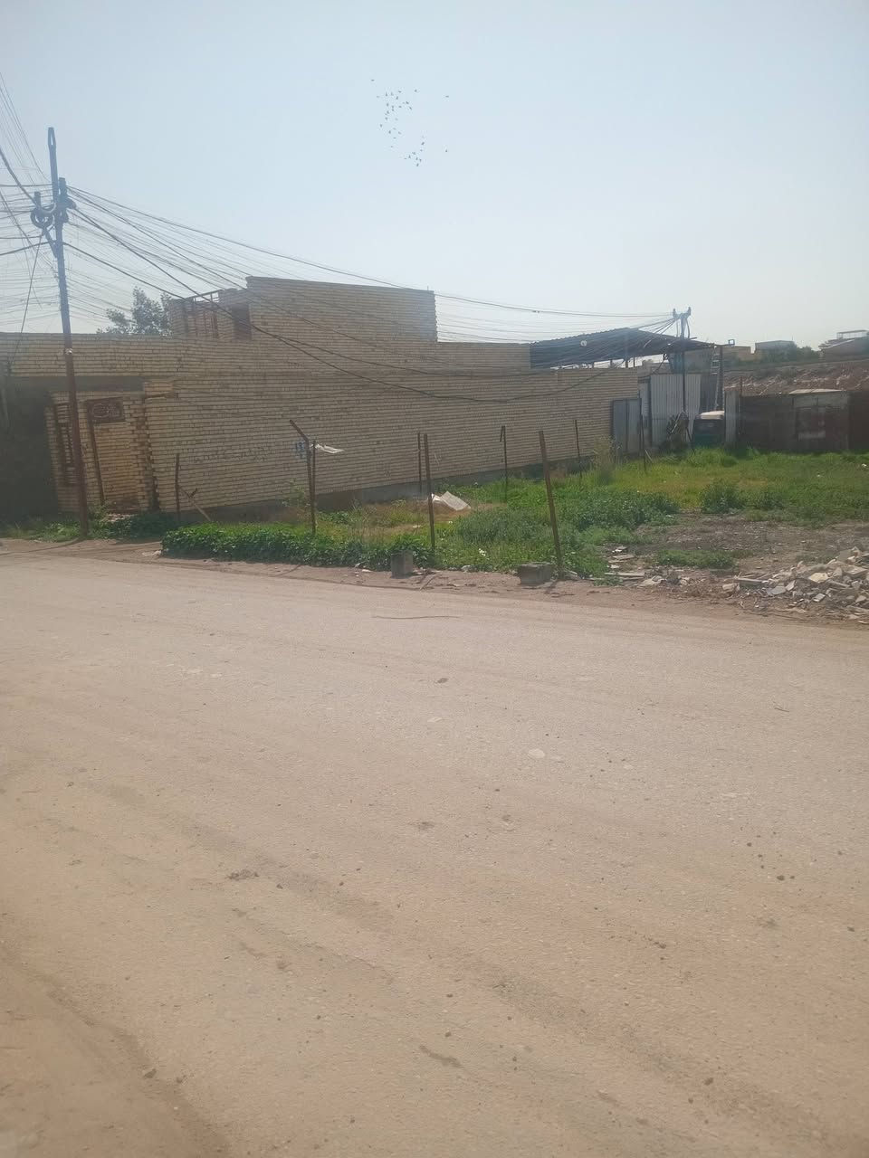 قطعة أرض للبيع زراعية سند ٢٥ الواجهة ١٤ والنزال ٢٢م السريدات القديمة المربع الثالث تبليط خدمات كاملة للاستفسار ***********/***********
