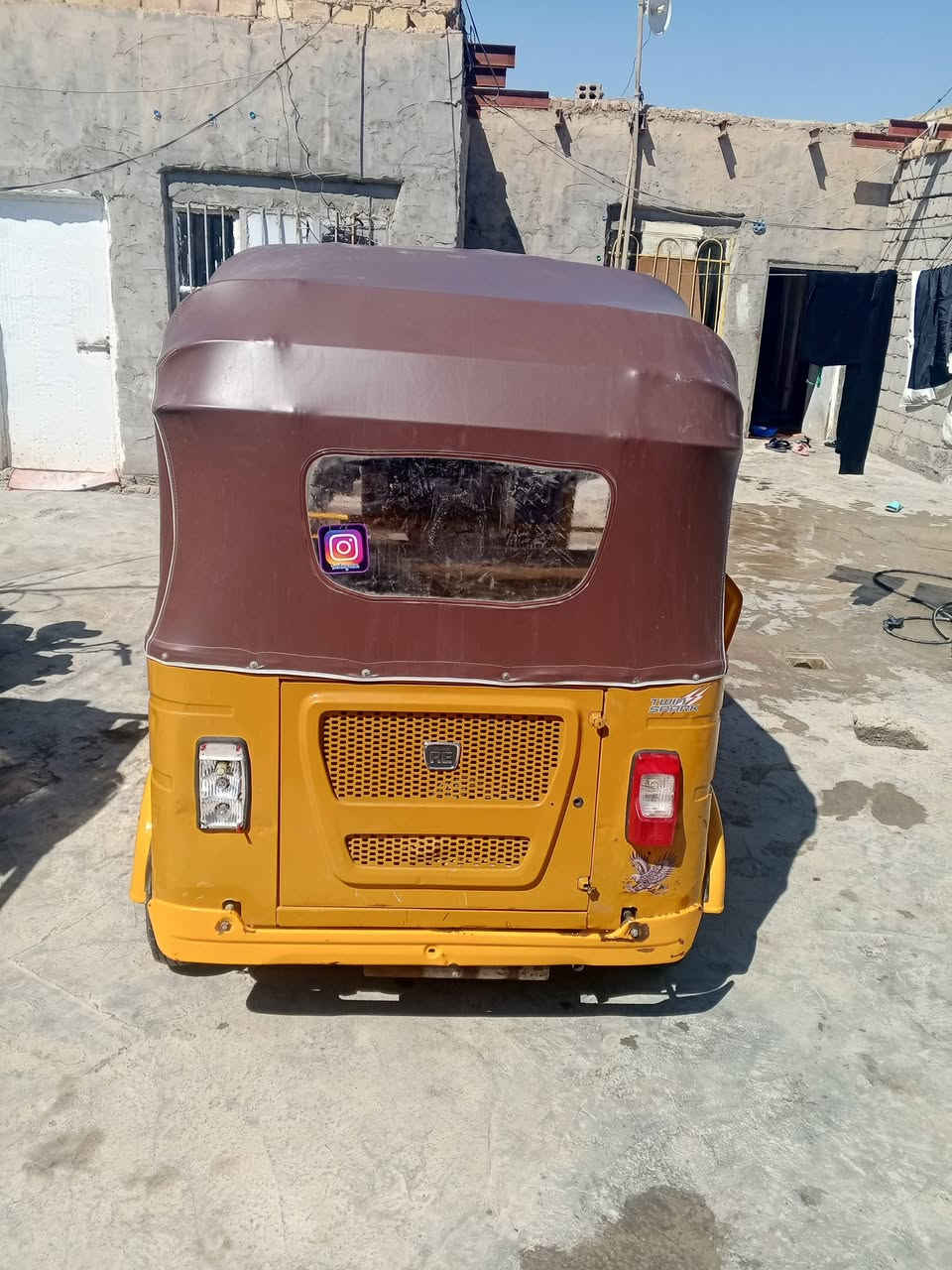 سلام عليكم تيك توك 21 اوراق وصولي السعر 6,600 وبيها مجال سكني بابل وهذا رقم التلفونب***********
