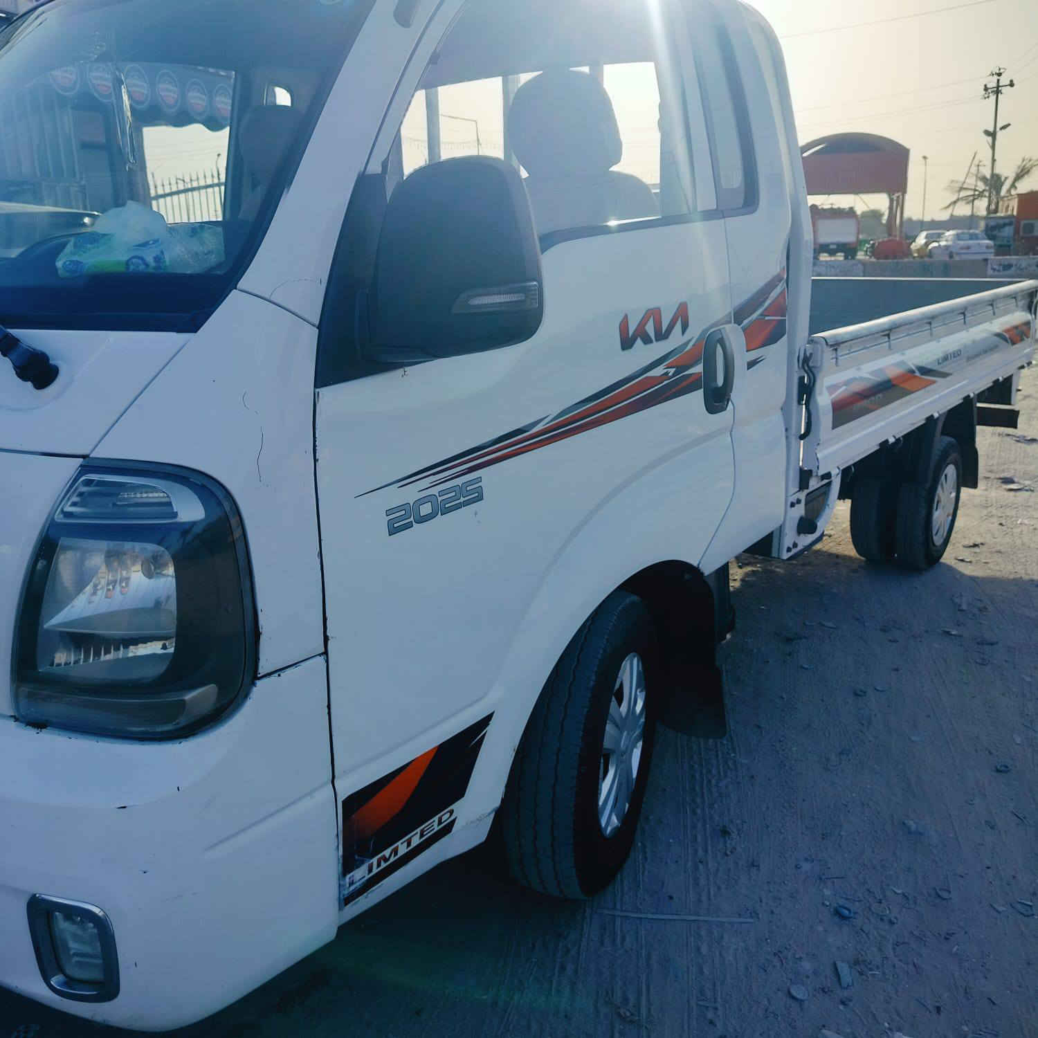 كيا بنكو
موديل 22
 مكفوله كفاله عامه فقط باب السائق مبدل 
رقم بغداد بأسمي مداور بيومها 
سعر 128 وبيها مجال 
***********
***********
