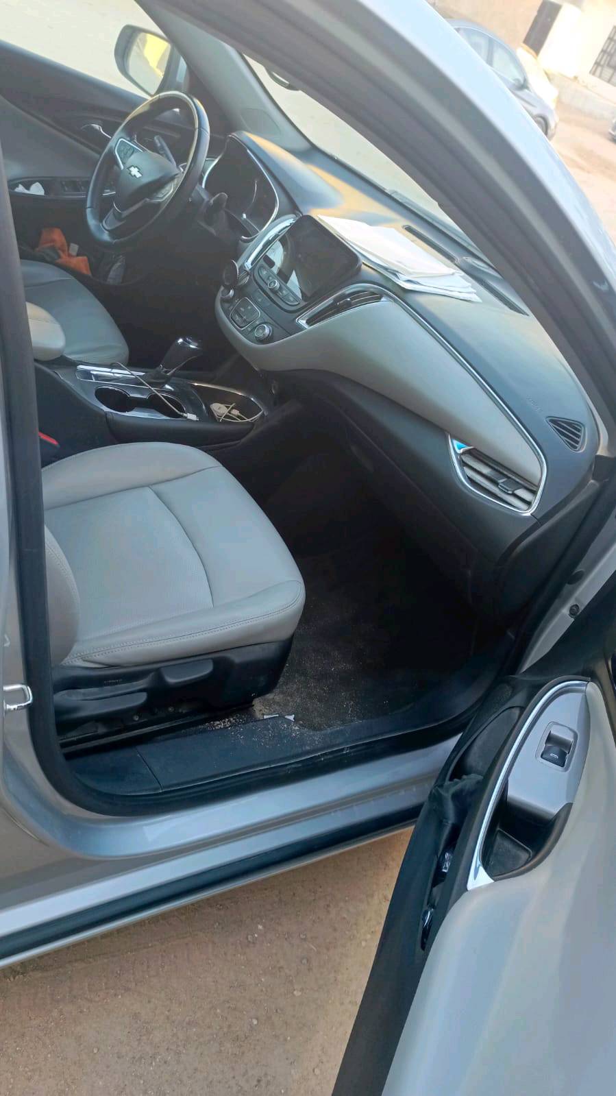 السياره نظيفه جدا الداخل صوره واضحات ونظيفه كلش
 حادث امريكا الجاملغ الايمن الدعاميه محدثه 2024 
بالعراق صار بيها حادث الجاملغ الخلفي الايمن ومجورد بس  
باقي السياره مكفوله وشاهد الله ابيع لان متوازي على فلوس بس
السياره ماشيه 55 ميل يعني تقريبا 88كيلو حقيقي 
كير ومحرك مكفول السياره نظيفه 
تبريد ثلج فول مواصفات
السعر 87 مال متوازي 