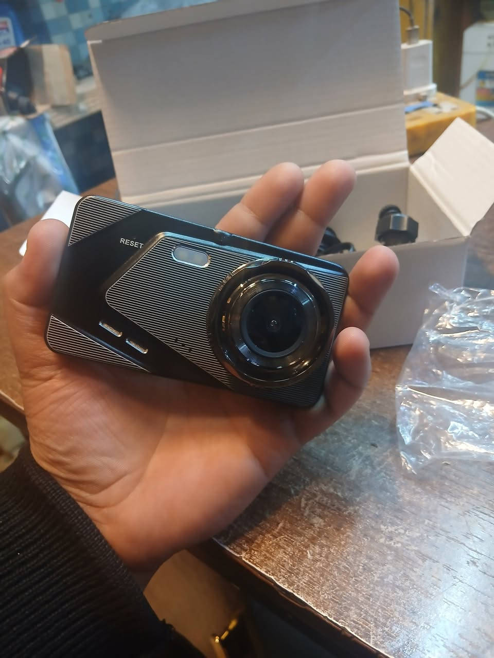 اسلام عليكم كامرة اصلي ماركه BX50
غير مستعمله امامي وخلفي تصوير واضح التخزين رام 

الرقم ***********
العنوان بغداد خاص او رقم
