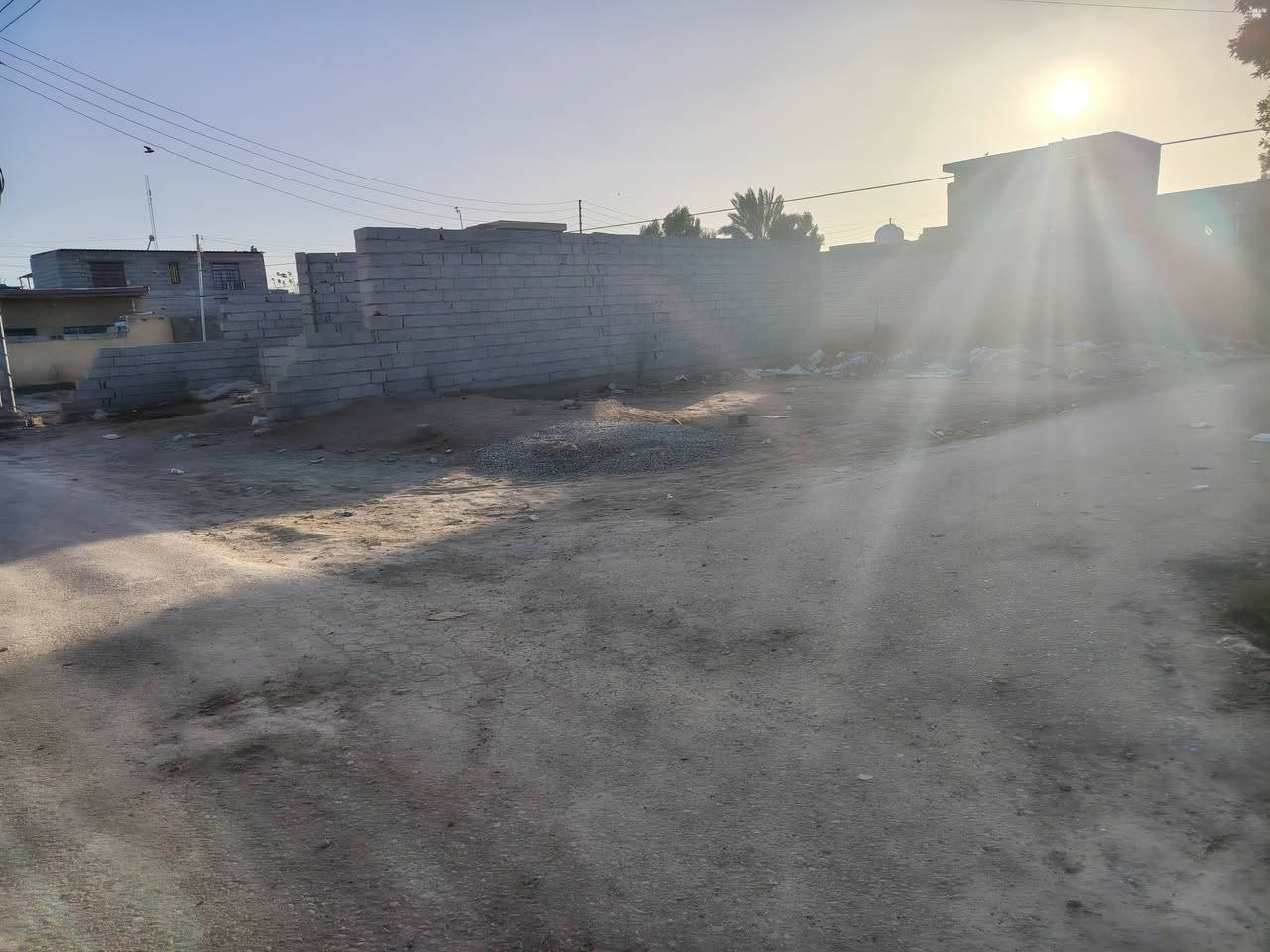 يالله سلام عليكم قطعة أرض للبيع بغداد المدائن منطقه الشهداء التصنيع قرب دائرة الكهرباء خلف قاعه أوسكار قطعه زراعيه خدمات كامله تبليط كهرباء ماء بسعر جدا مناسب السعر ٢٠ وبيهة مجال القطعه ركن ١٤٠ متر للاستفسار الاتصال على الارقام *********** أو *********** وات ساب
