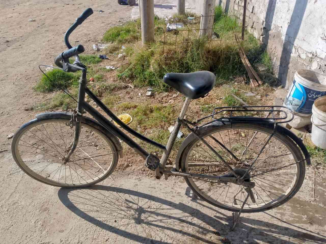 للبيع باسكل حجم 26 
لون اسود فحم 
بس يردالة جوب او سوي بنجر امامي مابي شي 
سعرة 35 
مكان ديوانية  الاسكان 
رقمي *********** بي واتساب
