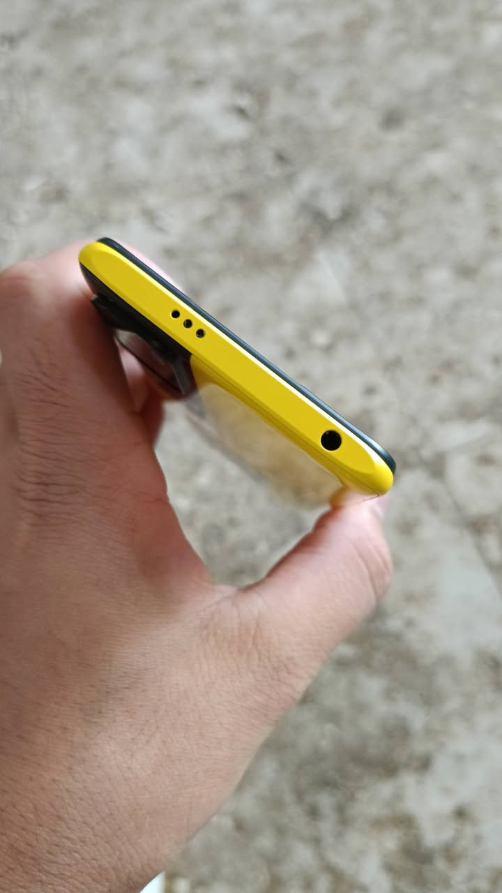 بوكو m3برو 5gذاكره 256 كامل ملحقات تليفون جديد دبل شريحه سعره 180وبيه مجال قليل رقمي ***********
