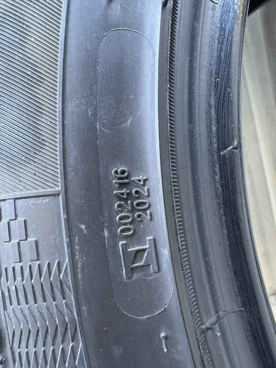 تايرات
٢ نوع هيلو فول ليانة انتاج ٢٤ شهر ٦ لابنجر ولا ركعة 
ماشيات شهر فقط وتكة دليوب فوول نضافة 
قياس ٢٢٥/٤٥/١٧ سعرهن ٧٠ الف مكان الدورة 
***********
