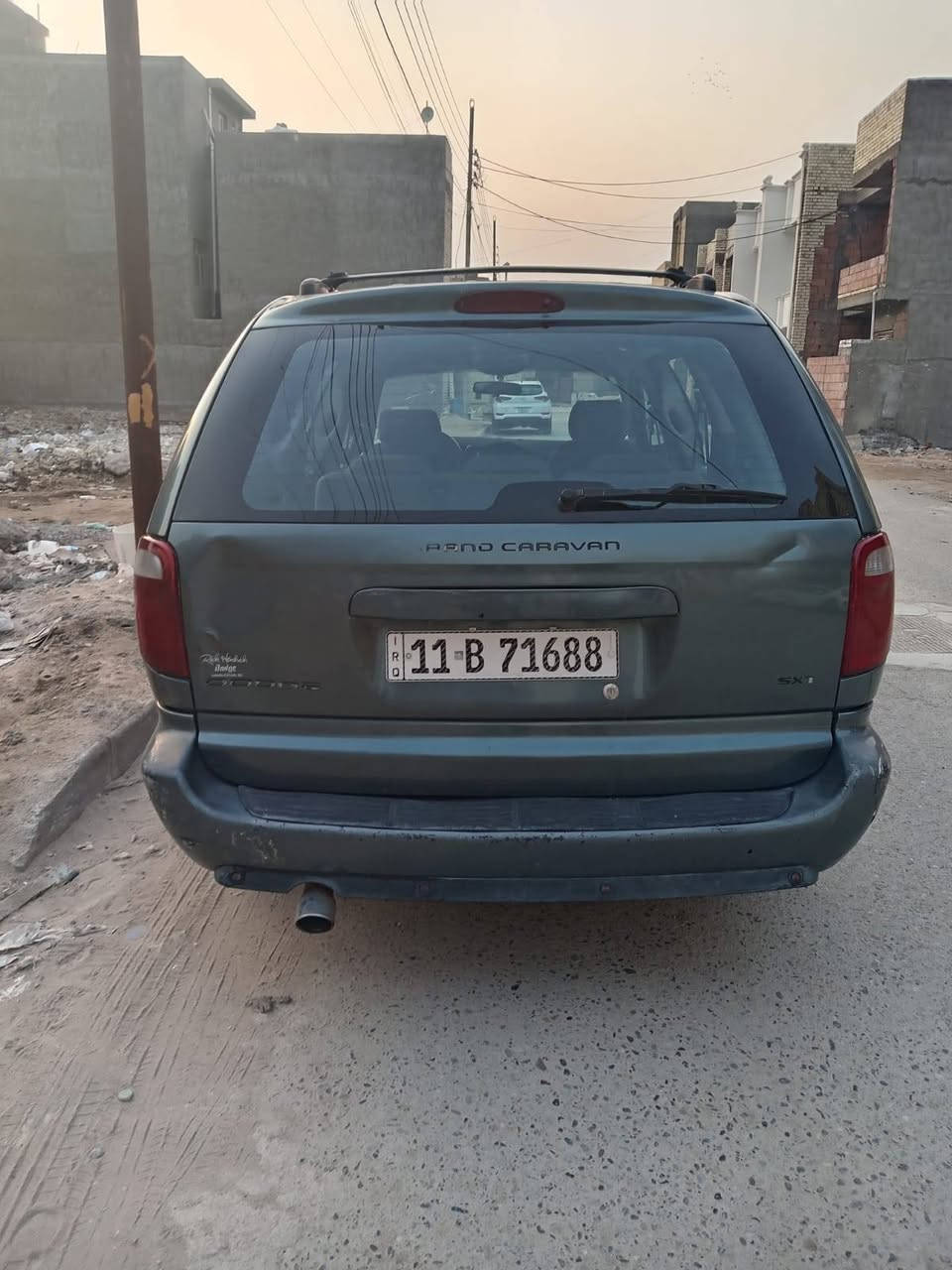 السلام عليكم دوج كرفان طويله كير مكينه تبريد لوك بسمي امبدك بيها باب خلفي فول كهرباء ٦٨ وبيها مجال مكان الدوره ***********
