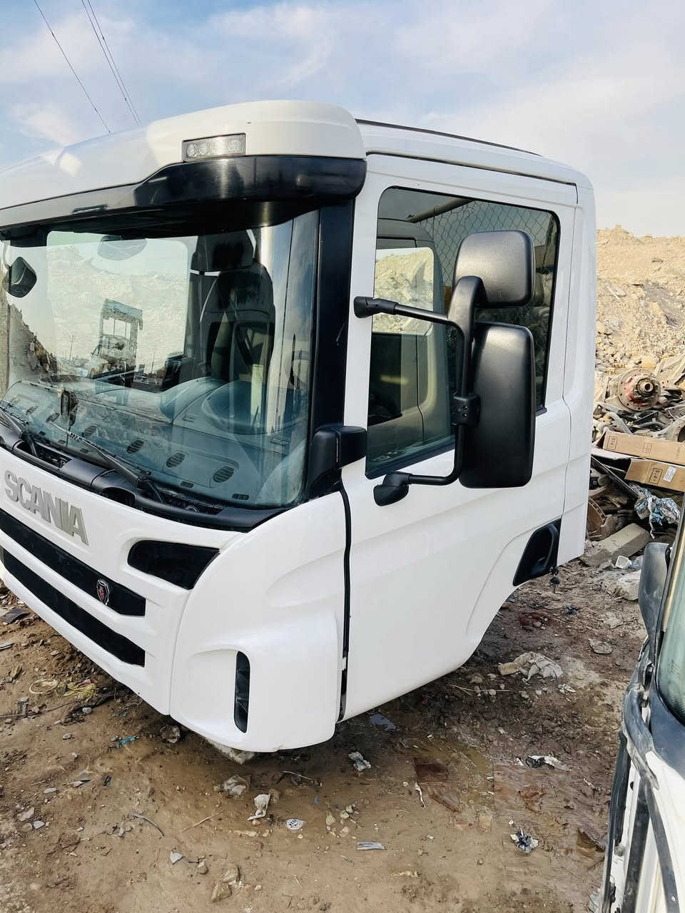 قمارة سكانيا موديل 2014 اوربية العنوان بغداد جرف النداف للاتصال ***********
