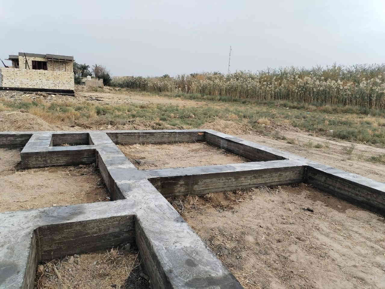 بتلو زراعي للبيع المساحه الكليه ٣٠٠ متر البلو ١٥٠ متر يعني صاير نص بتلو ونص باقي قطعه المكان صوب بني رجاب قريه سيد حسين زراعي السعر ٢٥ مليون
 اتصال ***********2
