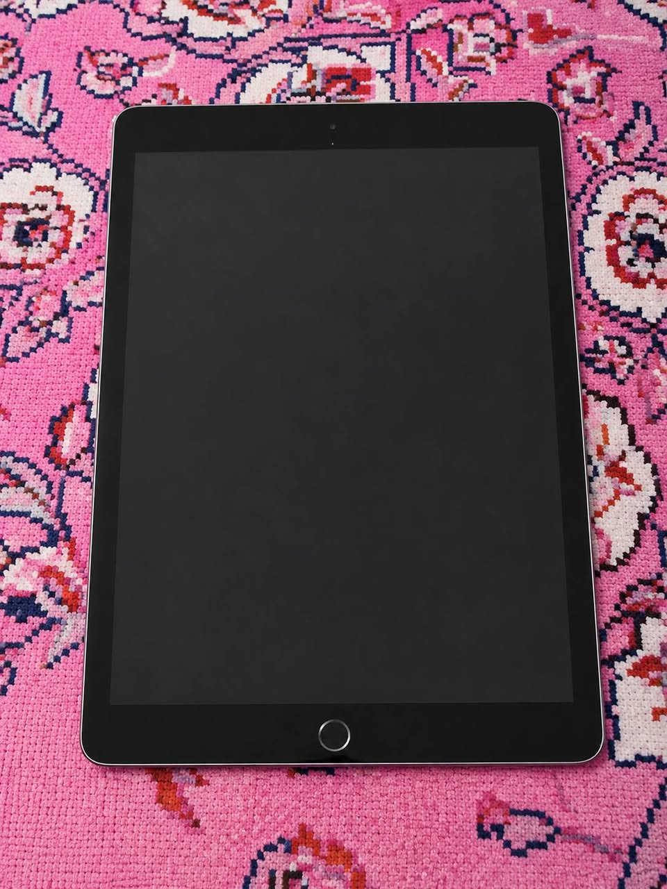 ايباد الجيل التاسع ipad 9
نضيف جدا ااذاكره 64
السعر 260
*********** واتس
