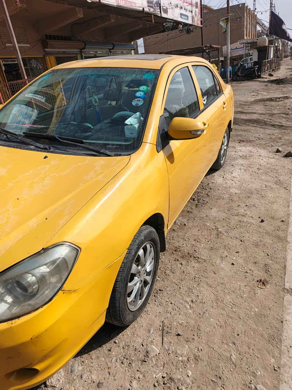 سلام عليكم 
بي واي دي جي 3 سياره نضيفه 
تخم تاير باتري شاشه لايت زنون اصفر وقوي 
صدر نضيف كلج كله جديد شديته رقم دولي 
تحول ثاني يوم مصفره هيه وغرمات السياره حلوه 
بس بيه كوره ضعيف ساعه يطلع دخانه وساعه تروح 
سعر السياره ب52 ورقه وبيه مجال حك الجيه 
مكاني بغداد الحسينيه مال راشديه 
رقم التليفون ***********
